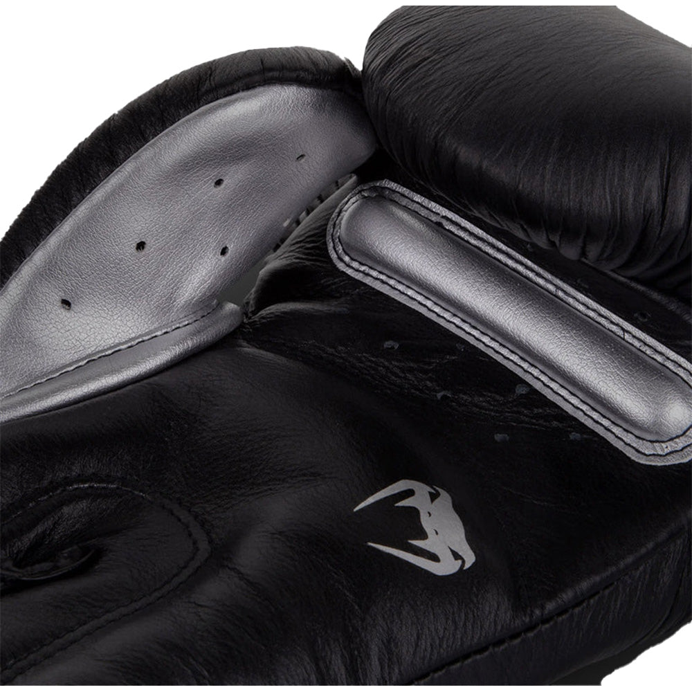 Venum Giant 3.0 Boxing Gloves