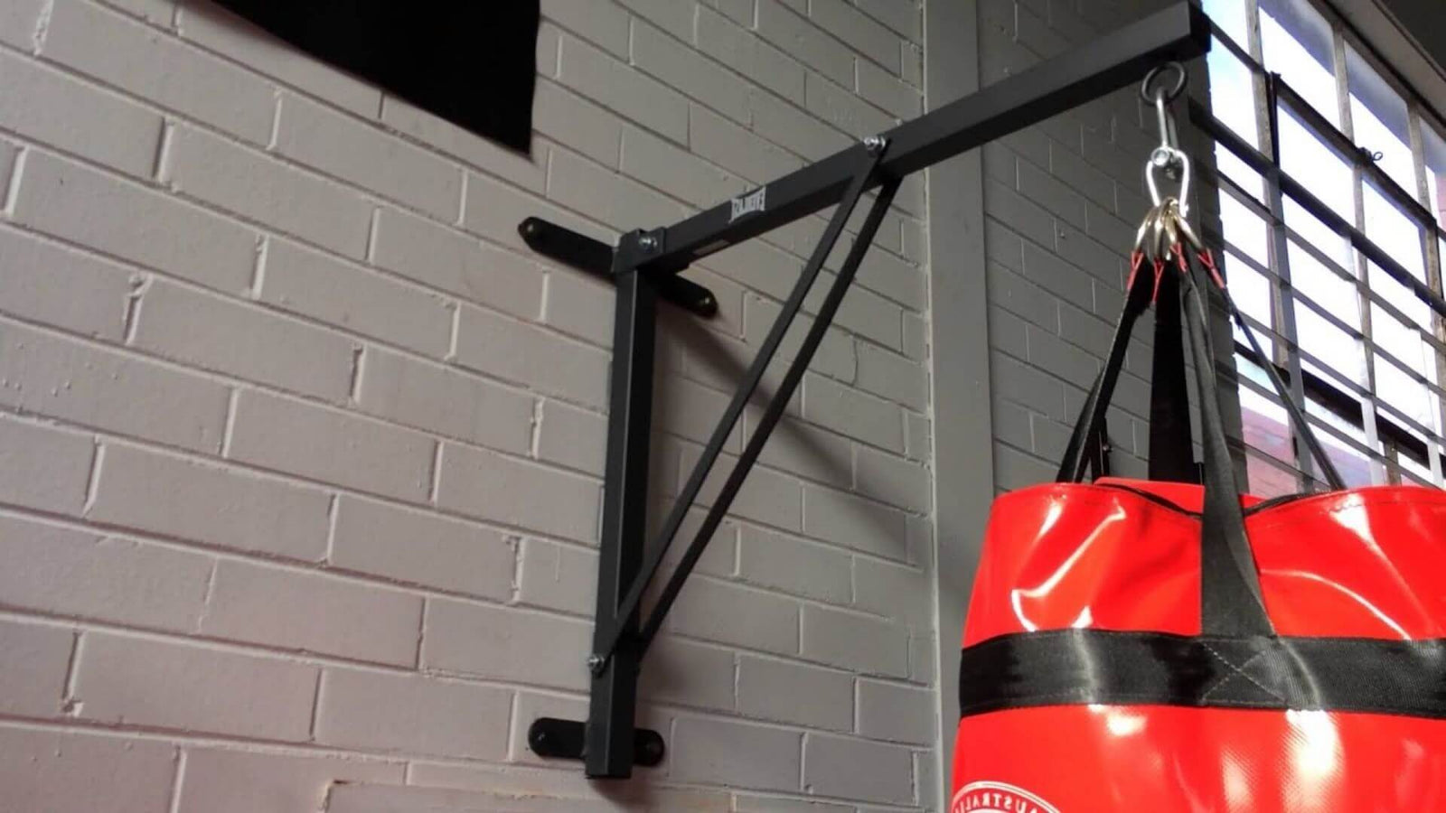 HOW TO HANG A PUNCHING BAG?