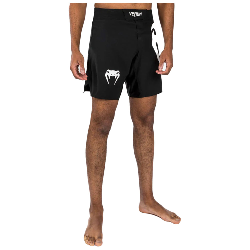 Venum Light 5.0 Fightshort - Black/White
