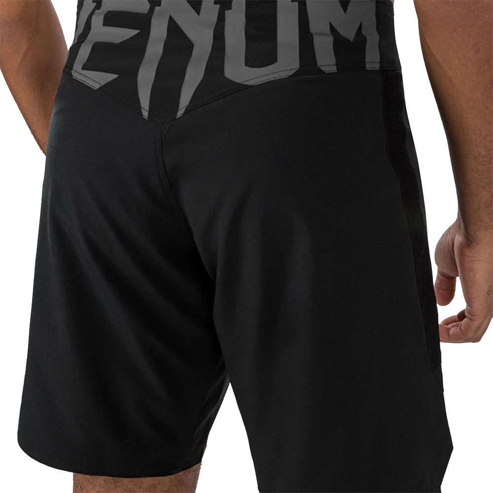 Venum Light 5.0 Fightshort - Black/White