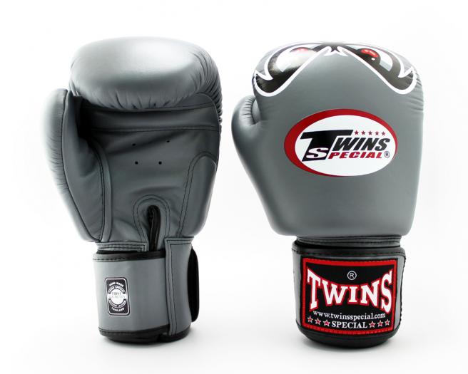 Twins "No Fear" Fancy Boxing Gloves - FBGVL3-25-0